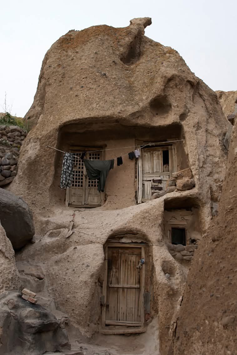 1-Maison_vieille_de_700_ans_en_Iran_via_m_g_495580490_1829534680924452_5992734682903200992_n.jpg