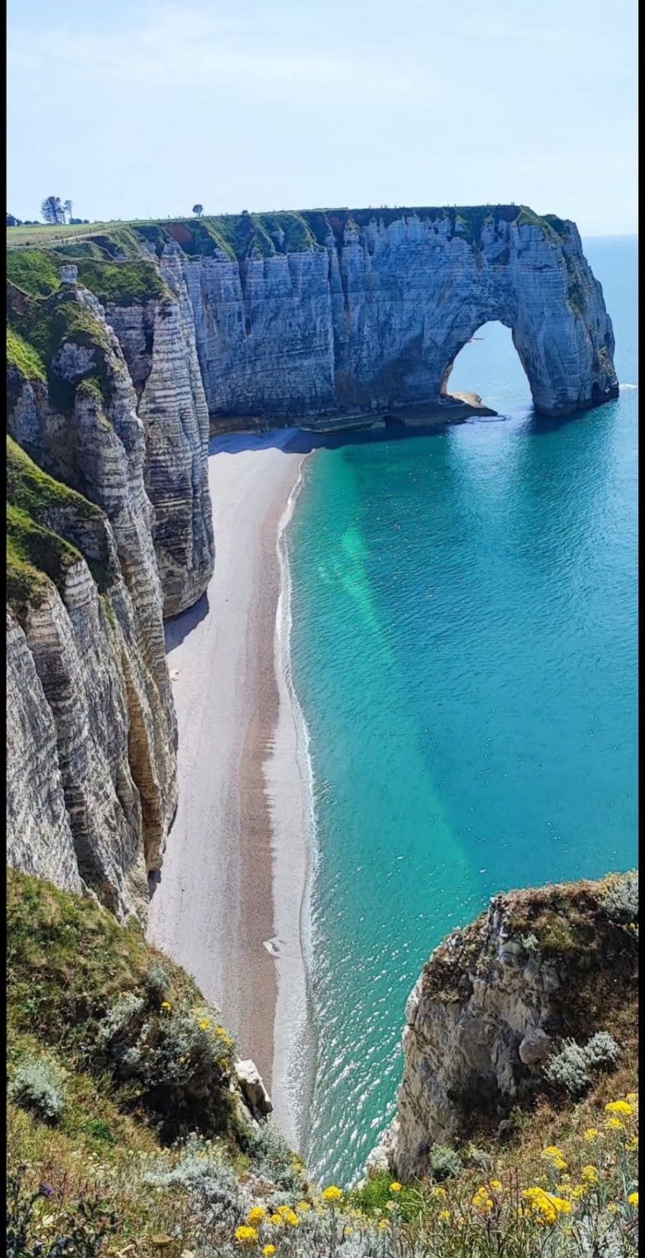 eTRETAT-730510989_1035524125524075_7656623718087274177_n.jpg